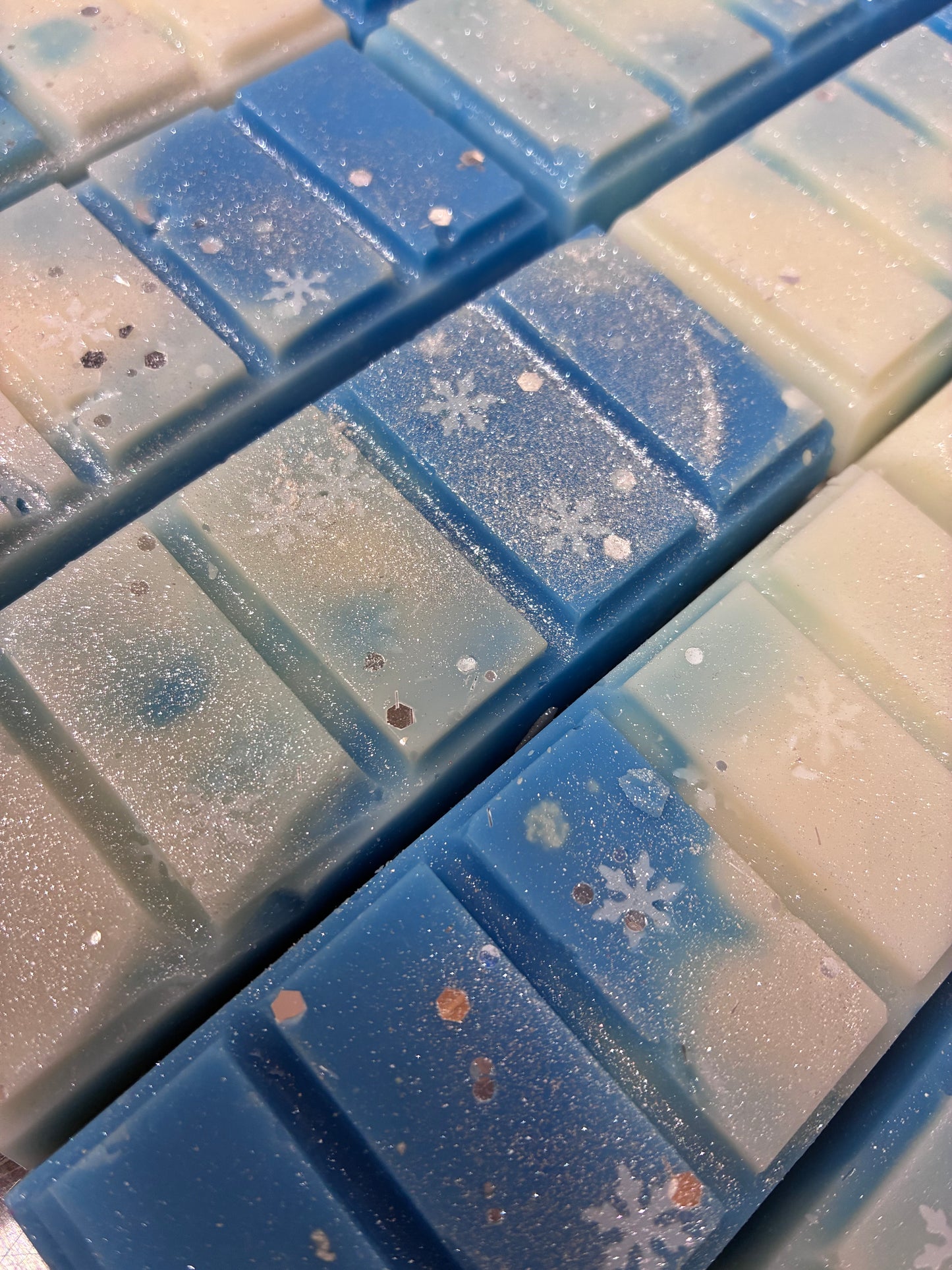 Lenny Alpine Escape Wax melt Bar. Strongly scented